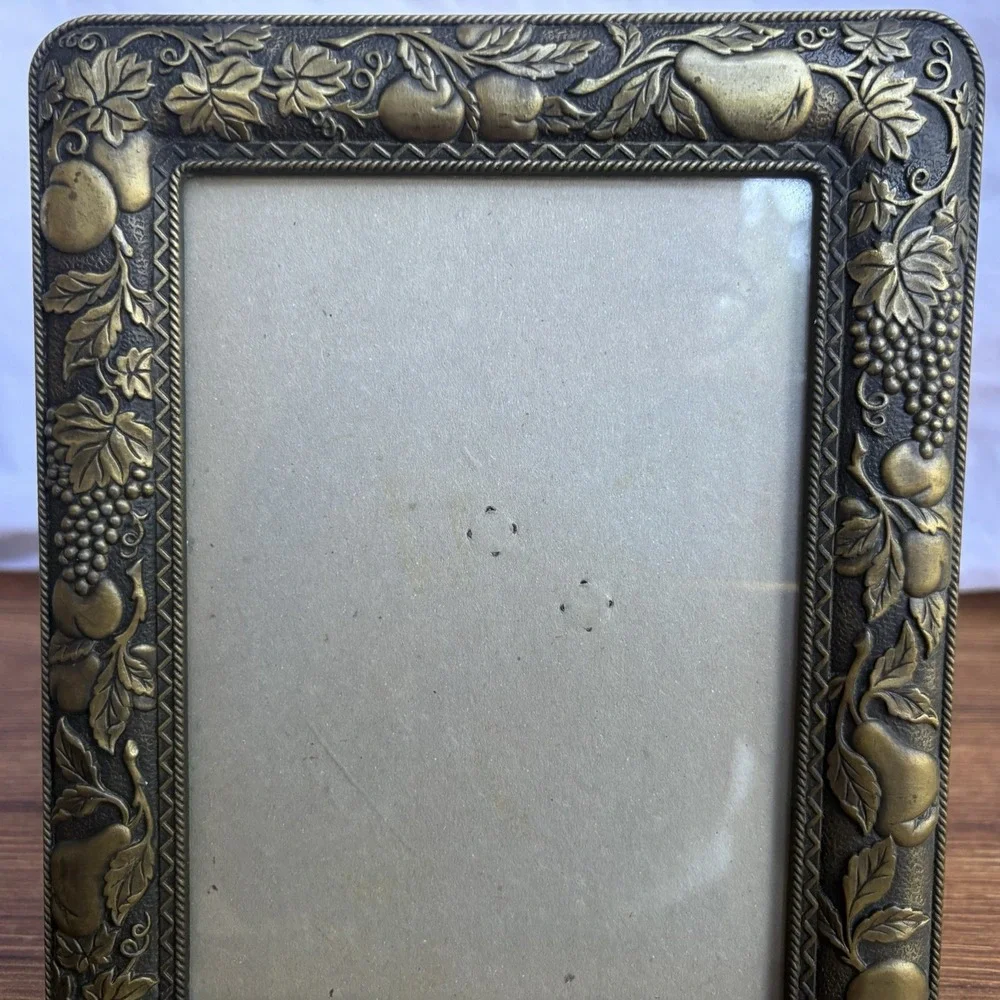 Hallmark Embossed Brass Tone Photo Frame Fruit‎ Grapevine Motif Vintage Heavy